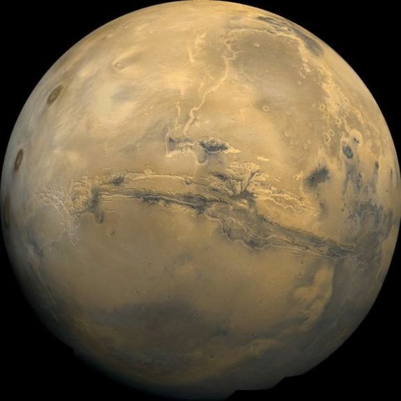 Valles Marineris действительно огромный. Он простирается на много километров/ NASA 