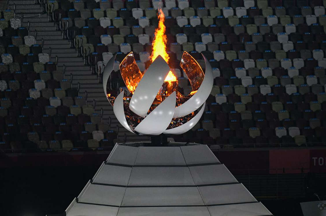 Фото с церемонии закрытия олимпийских игр в Токио.