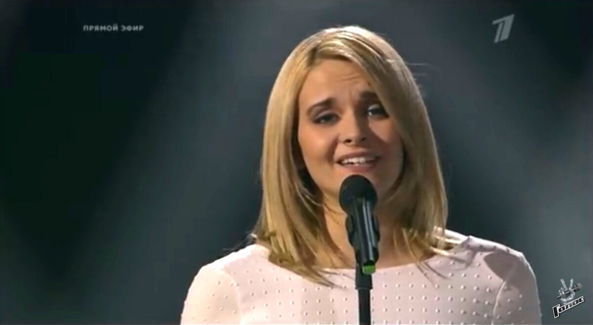 скрин сделан автором из выступления Александры Воробьевой на шоу Голос