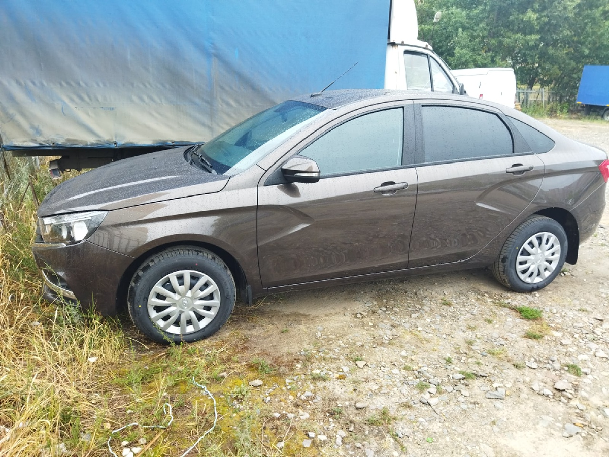 А вот моя Веста за 912 000 рублей (Фотографии автора) 