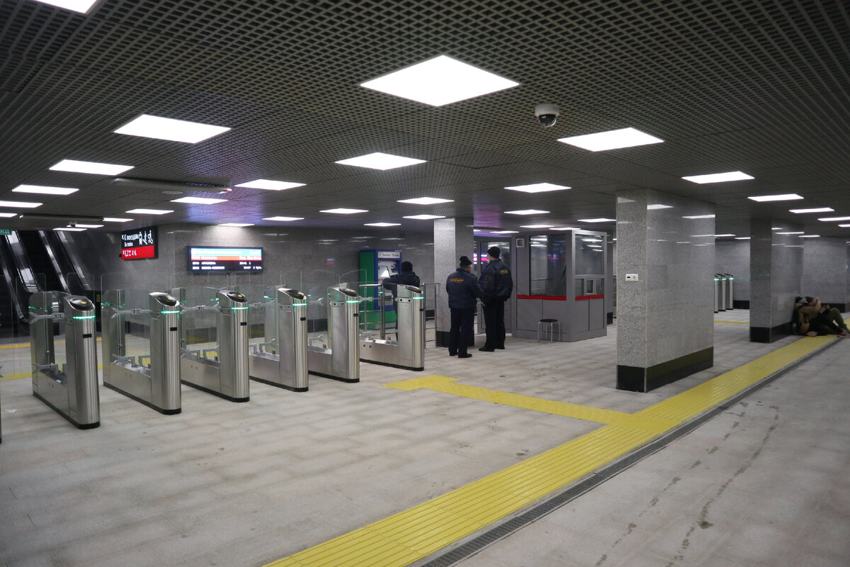 В Москве открыли новый участок Большой Кольцевой линии метро "Мнёвники - Каховская". Как это было?