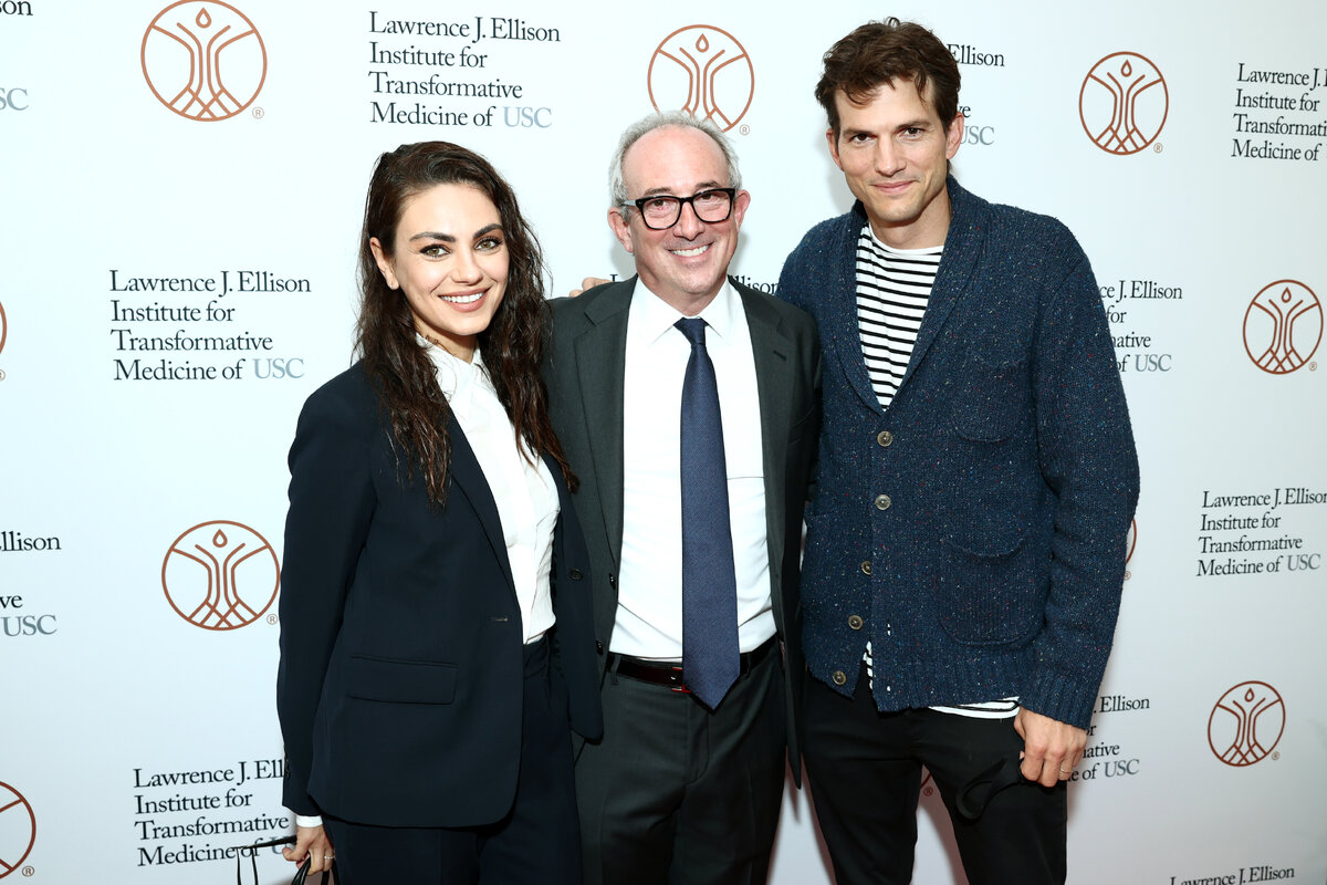 Мила Кунис, Эштон Катчер и доктор Дэвид Агус