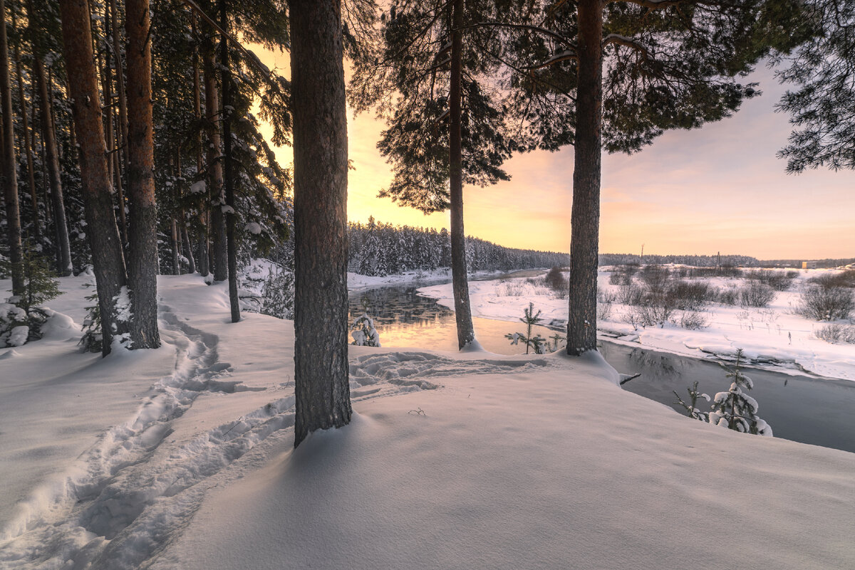 Одноименная река в городе Белая Холуница