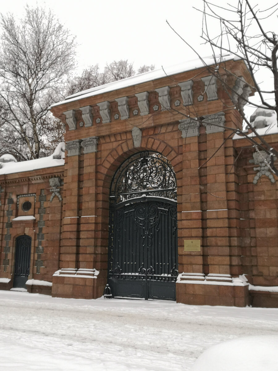 Принадлежит ЛИ искусство народу: недоступное великолепие на Садовом кольце  | Фишки и шишки опытного туриста | Дзен