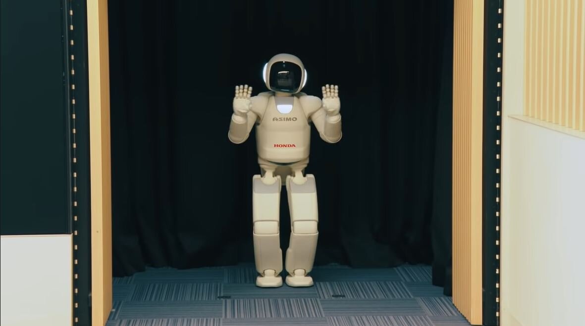 ASIMO 22 лет работы, прекращает выступать после.