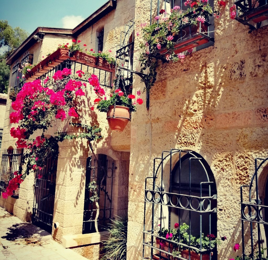 Россияне продолжают интересоваться домиками на море. Фото: Мир Квартир