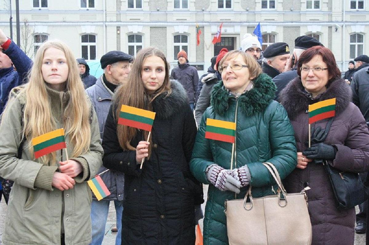 Прибалтика население. Правительство Литвы. Призыв Литва. Литва русофобия. Польша и Россия отношения.