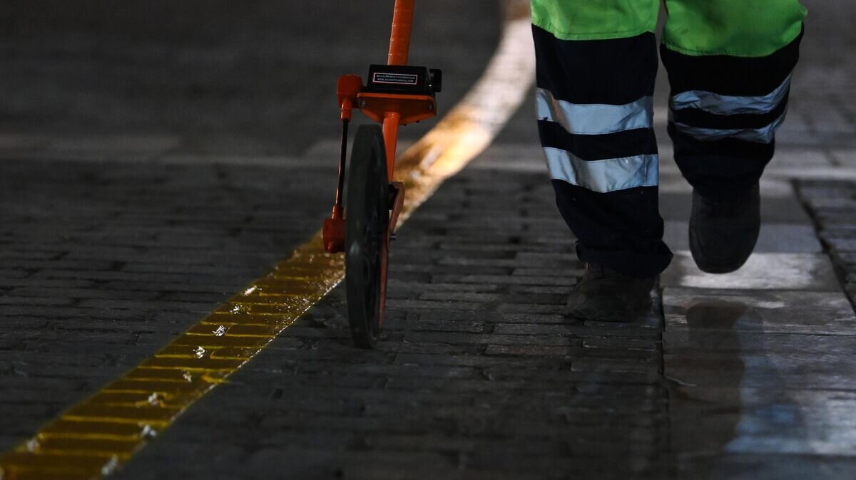    Временная дорожная разметка к параду Победы© РИА Новости / Максим Блинов