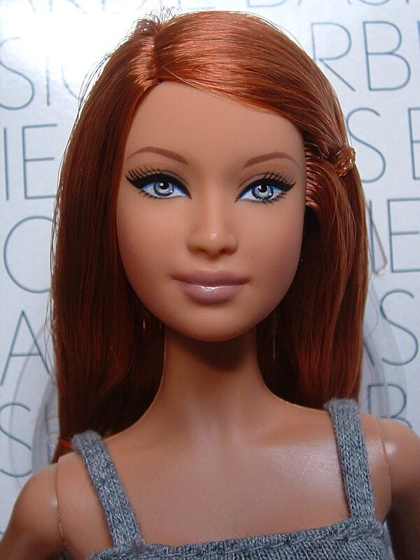 http://3.bp.blogspot.com/-WRWWqDFyX0s/T852QZVaRpI/AAAAAAAACWk/F3srRfmINEs/s1600/barbie-basics-collection-002-model-04-c.jpg