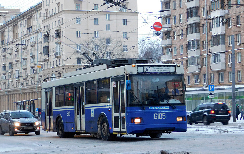 Троллейбус Тролза-5275.05 «Оптима» №6105 на маршруте 41, Краснопрудная улица. Организован в 1963 году, сначала по трассе Площадь Дзержинского - Преображенская площадь. По последней трассе - с 1991 года. Заменён на автобусы 9 сентября 2019 года. 