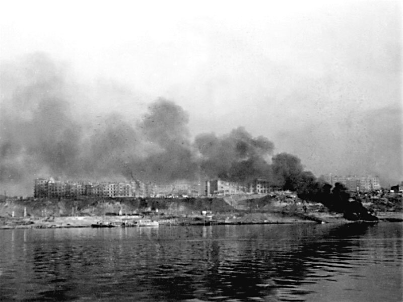 Сталинград в огне. Фото 1942 года