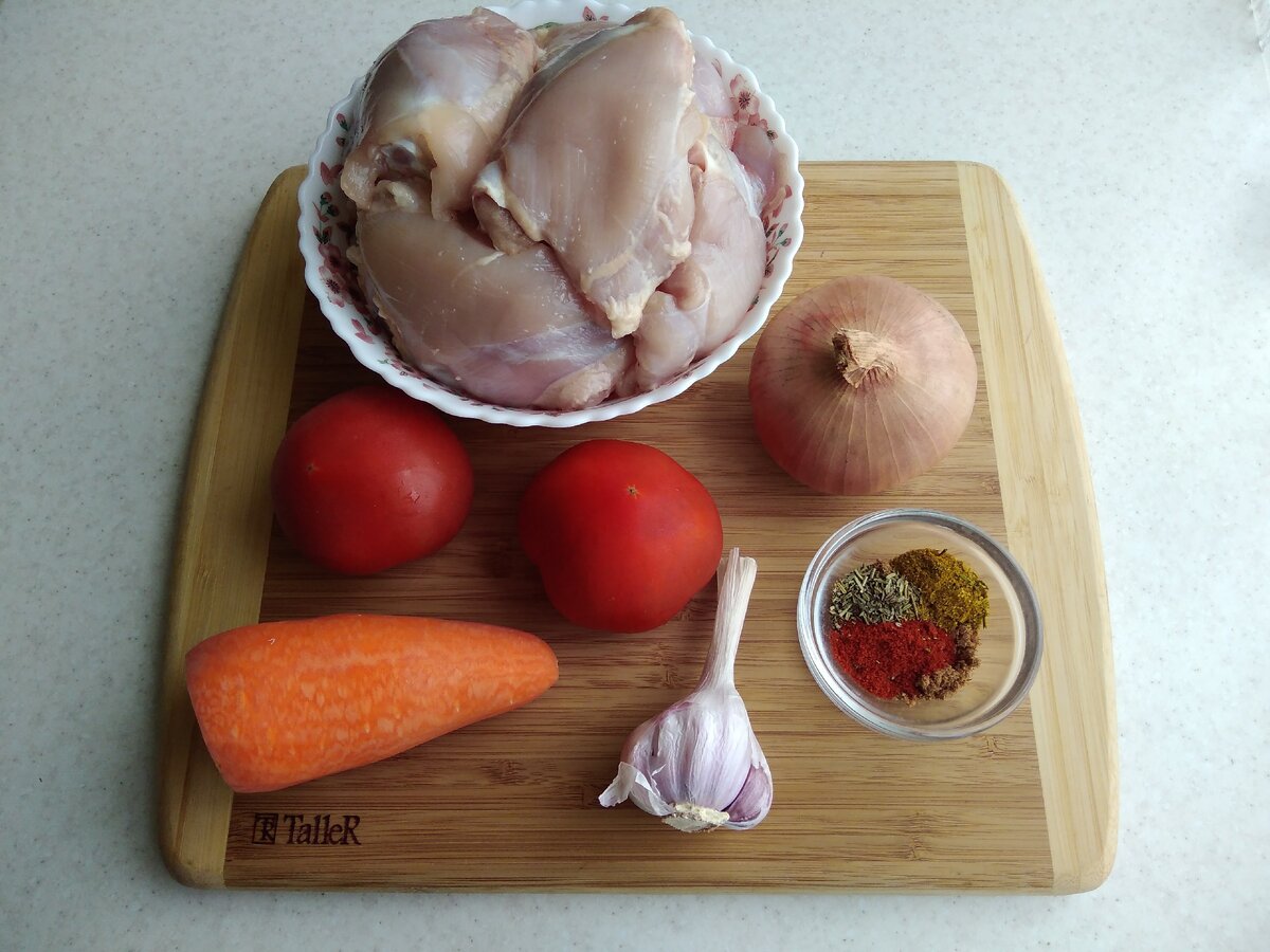 Легкий рецепт сочной курицы в овощах!