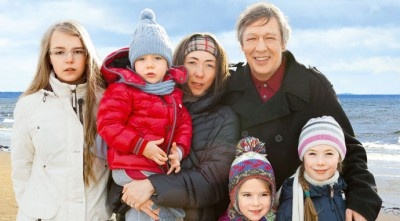Ефремов с Софьей, Анной Марией, Борисом, Верой и Надеждой
