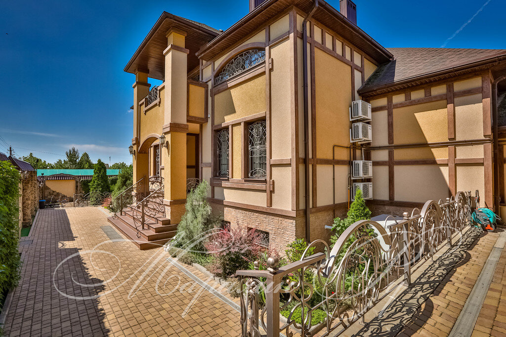 Элитный дом в пригороде Ростова-на-Дону