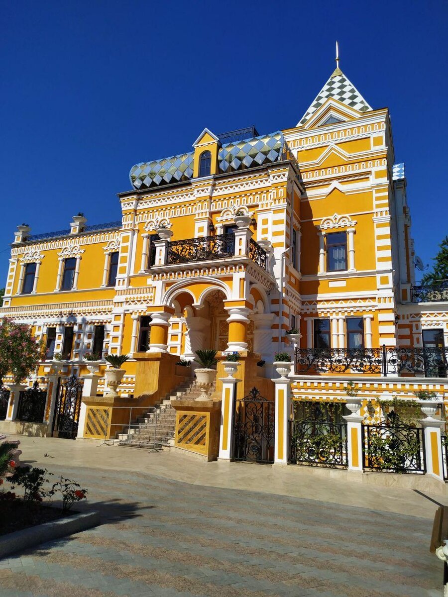 Так дача выглядит сейчас, после масштабной реконструкции , а точнее после строительства вновь в 2009г.