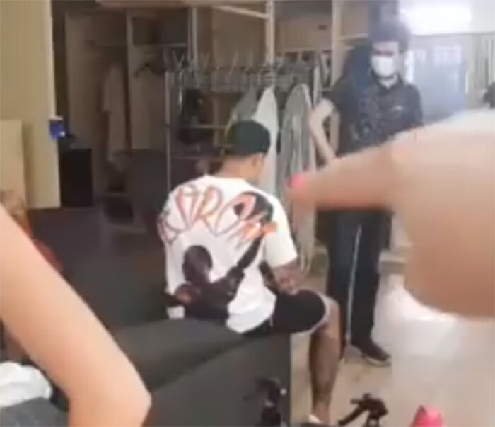 В реальном времени Захар Саленко находится на съемочной площадке