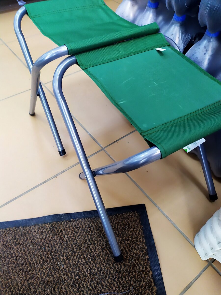 Складной стул с тканевым сиденьем