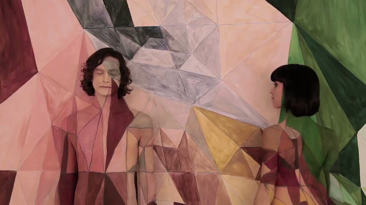 Кадр из клипа Somebody That I Used To Know