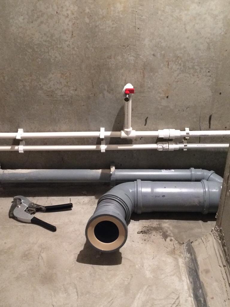 Разводка водопровода и канализации без демонтажа | Ремонт для себя | Дзен