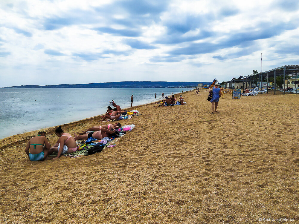 Почему в Крыму в 35-градусную жару вода в море такая холодная, что сводит ноги