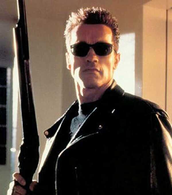 Т800 в исполнении Арнольда Щварцнегера