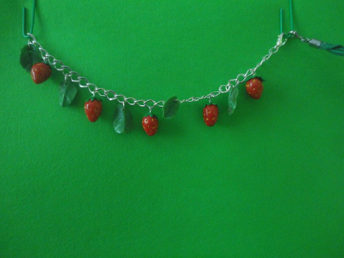 Клубничные гирлянды. Только авторские фото.