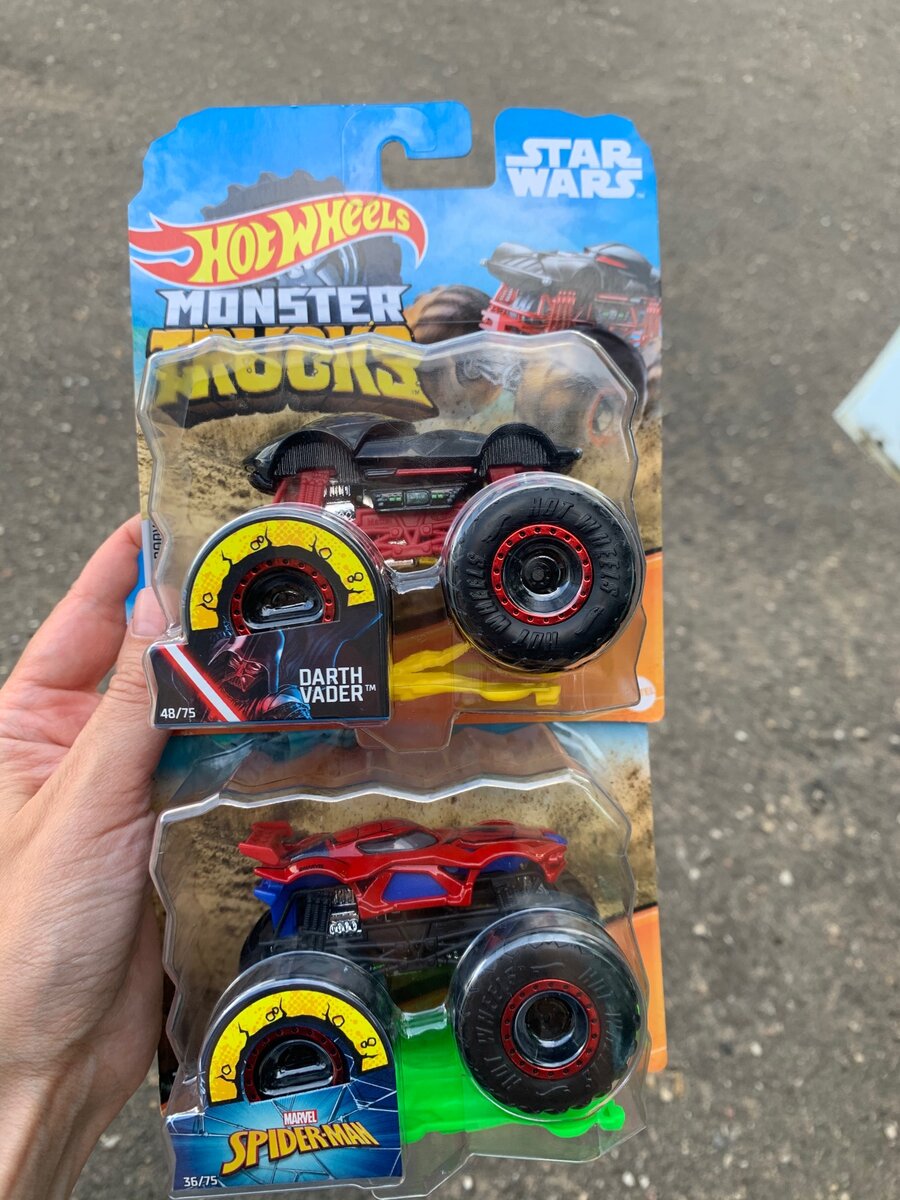 Машинки, которые мы купили в качестве подарка