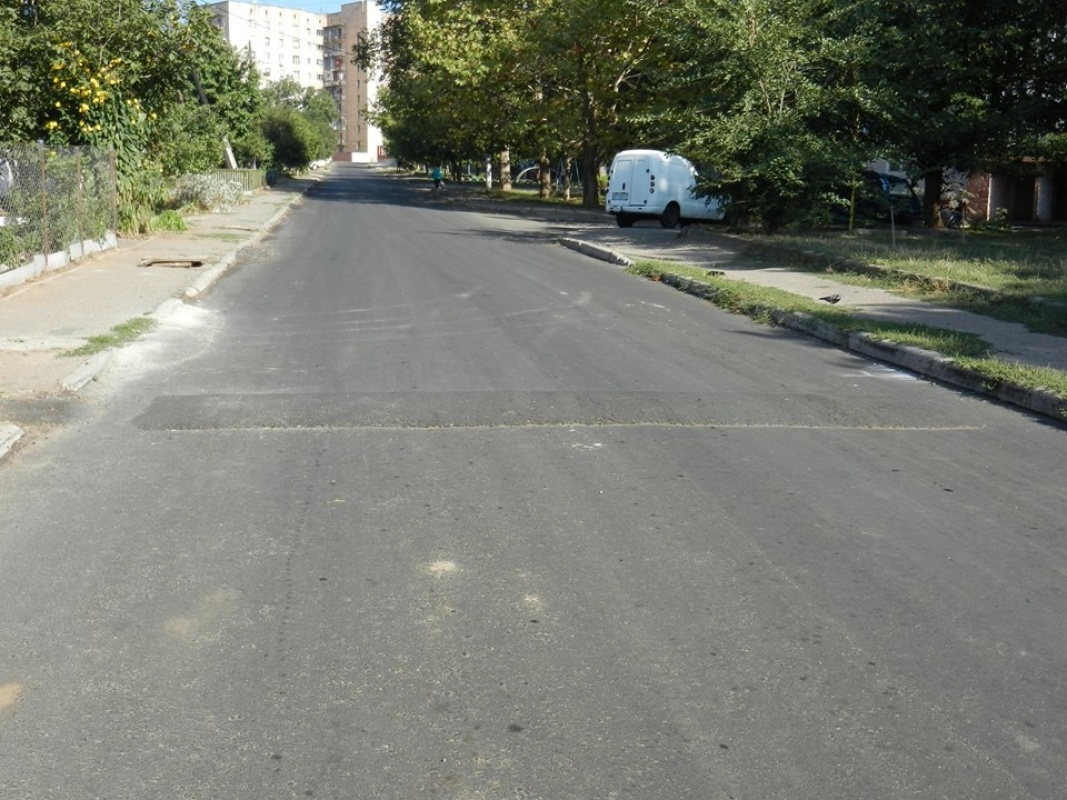 Некоторых и днем не видно.