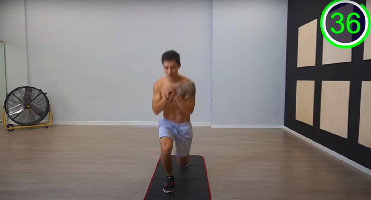 Потом на другую (между разножками — Джампин Джеки)