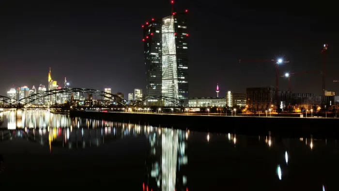 Штаб-квартира Европейского центрального банка, который готовится предоставить дополнительные денежно-кредитные стимулы ослабевшей экономике еврозоны © Reuters
Хув ван Стенис 3 ДЕКАБРЯ 2020