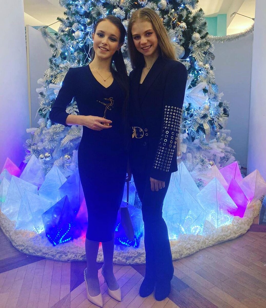 Анна Щербакова и Александра Трусова. Источник фото: instagram.com/anna__shcherbakova_/