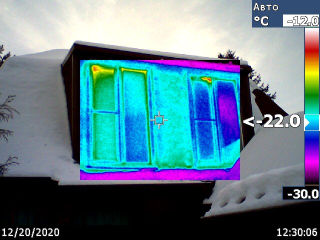 Навёл тепловизор на пластиковое окно и понял, что выбирать окна надо совсем по другому критерию.