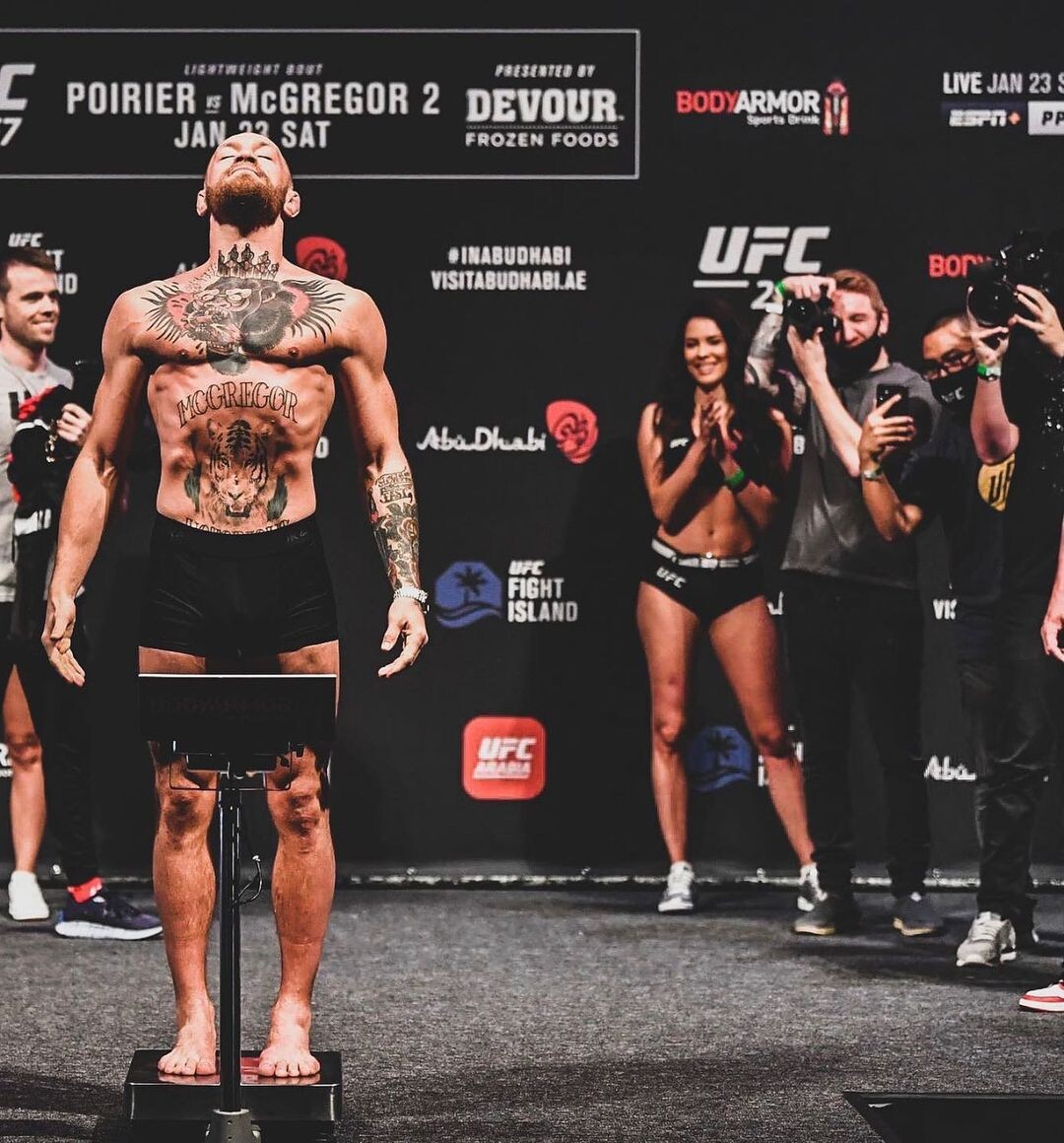 Церемония взвешивания перед UFC 257