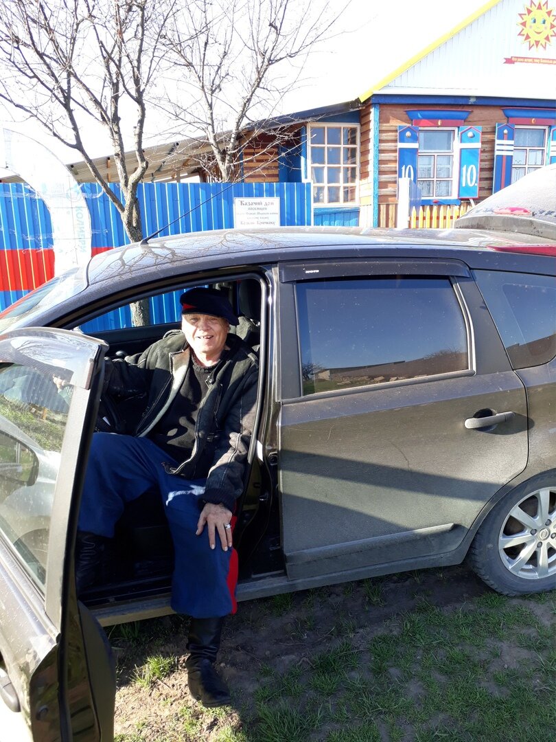на фото В.И.Дерябкин.