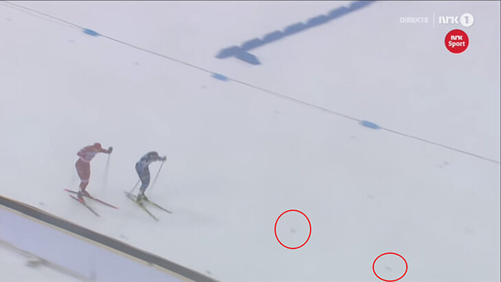 Финн лидирует и перестраивается до финишных коридоров