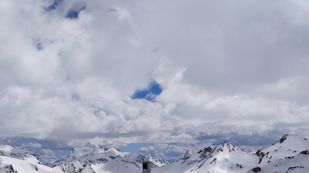 Фото сделано на Эльбрусе. 08.06.2021. Автор Лиана Романова. 