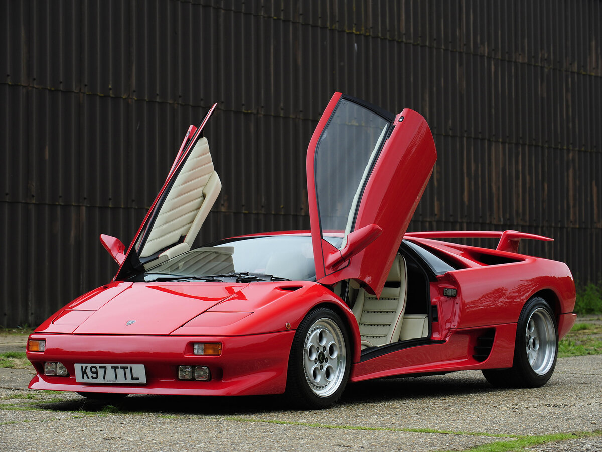 “Lamborghini Diablo” 1990