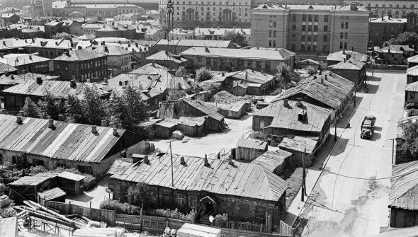 Дома у бывшего Можайского шоссе (сегодня Кутузовский проспект) в 1952 году ©фотохроника ТАСС