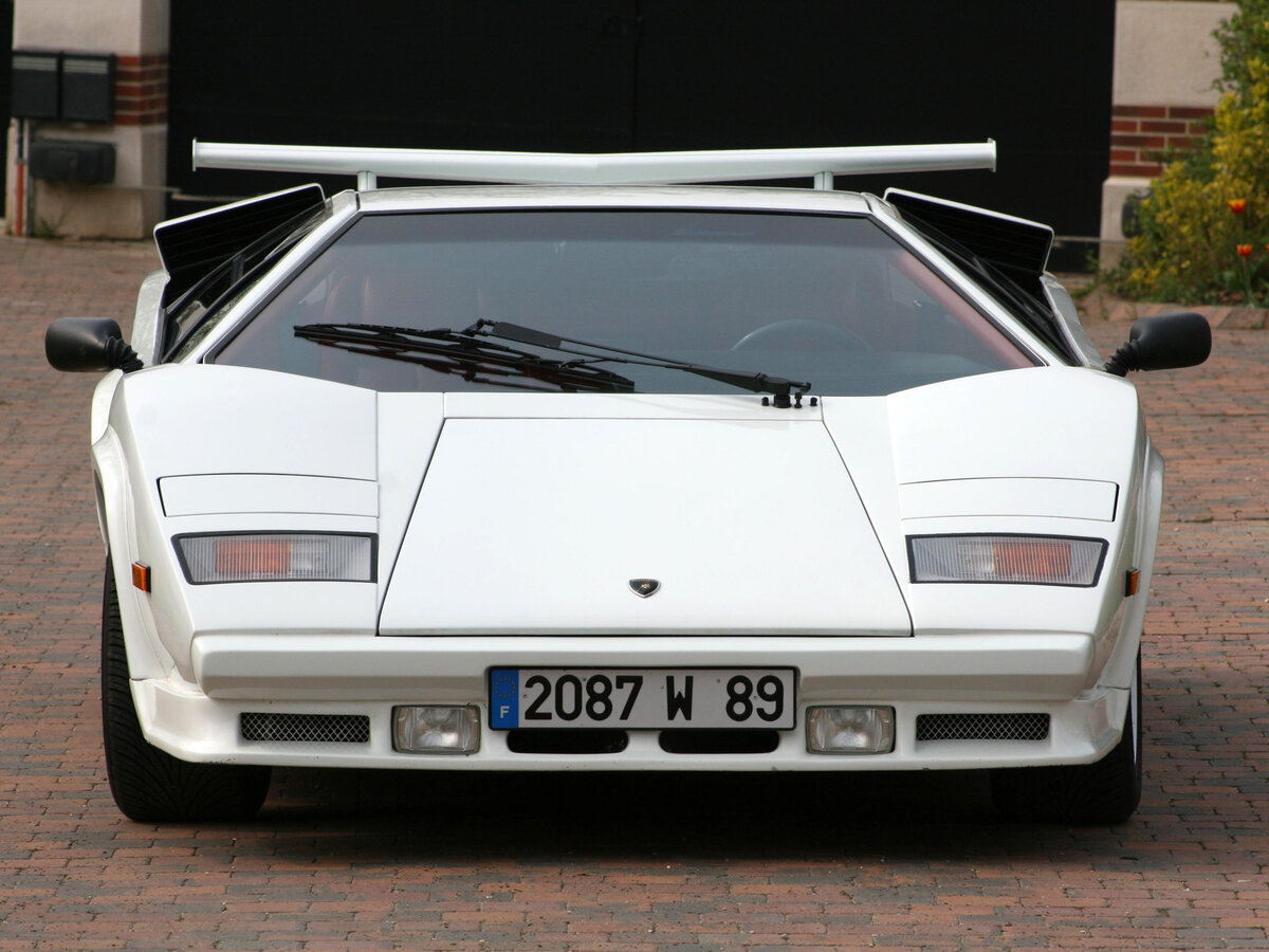 Lamborghini возродили легендарную модель 80-х под названием Countach |  АВТОЖУРНАЛ | Дзен