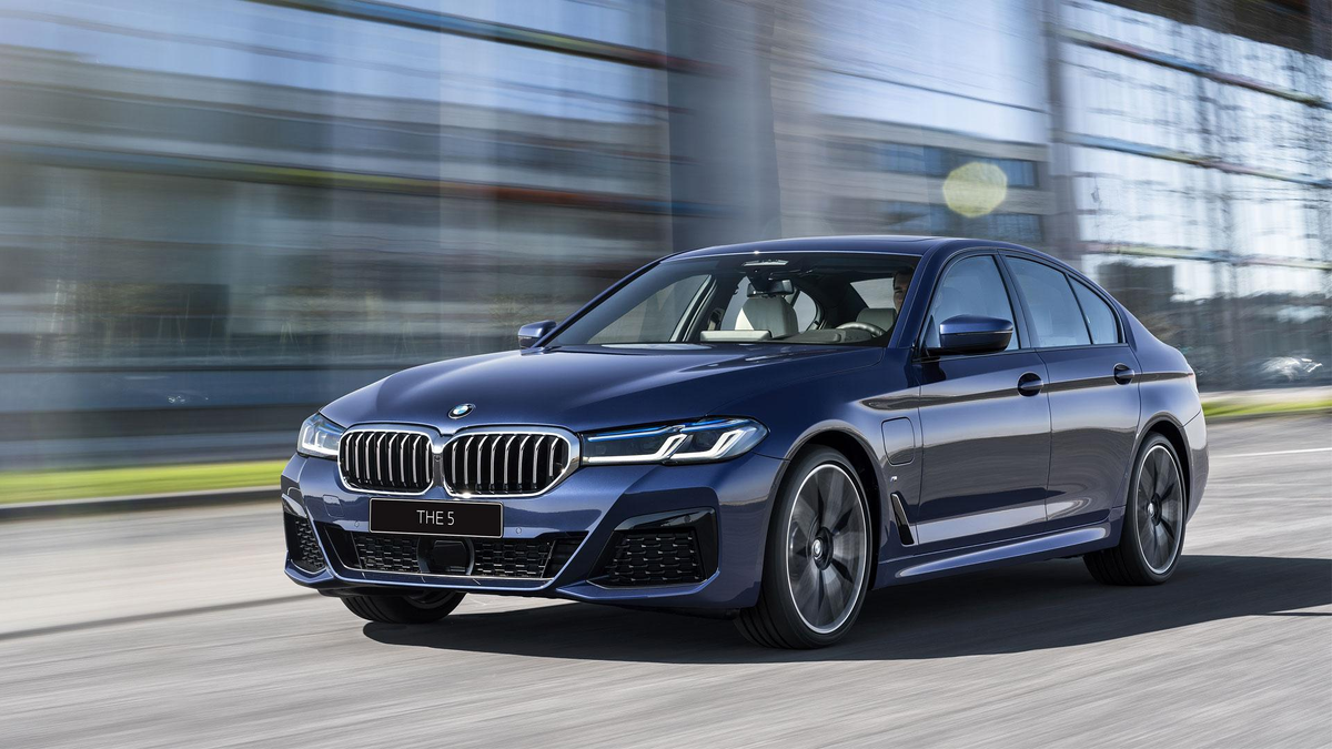 BMW 5 2021.