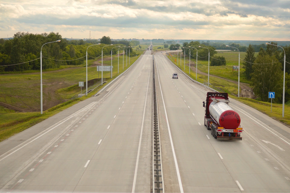 Например, 30-километровый участок федеральной трассы Р-254 «Иртыш»