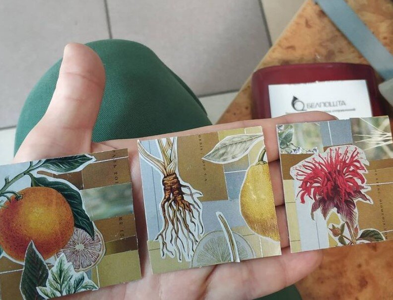 Отправляю работы из Минска в Самару, фото сделано на почте в очереди