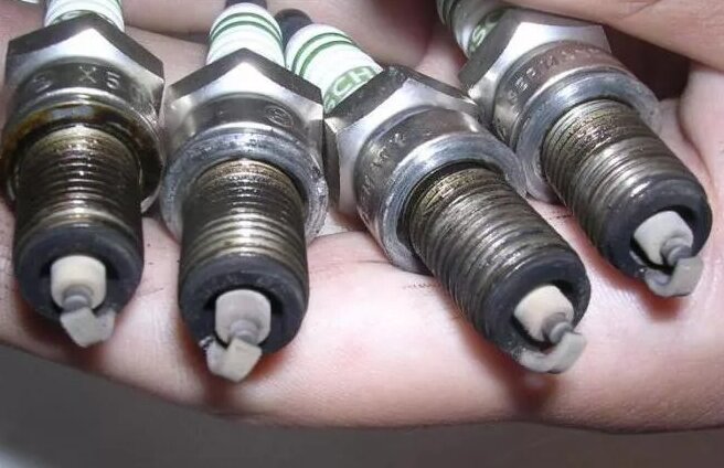 Свечи зажигания, согласно порядку расположения цилиндров