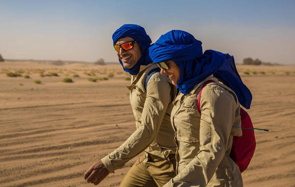 Куфия для треккинга в пустыне - это особая ткань, которую заматывают вокруг головы и шеи, а также и лица, превращая в головной убор.