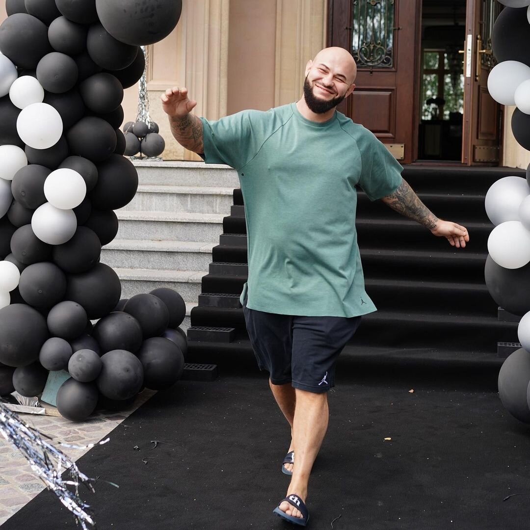 Счастливый именинник Джиган