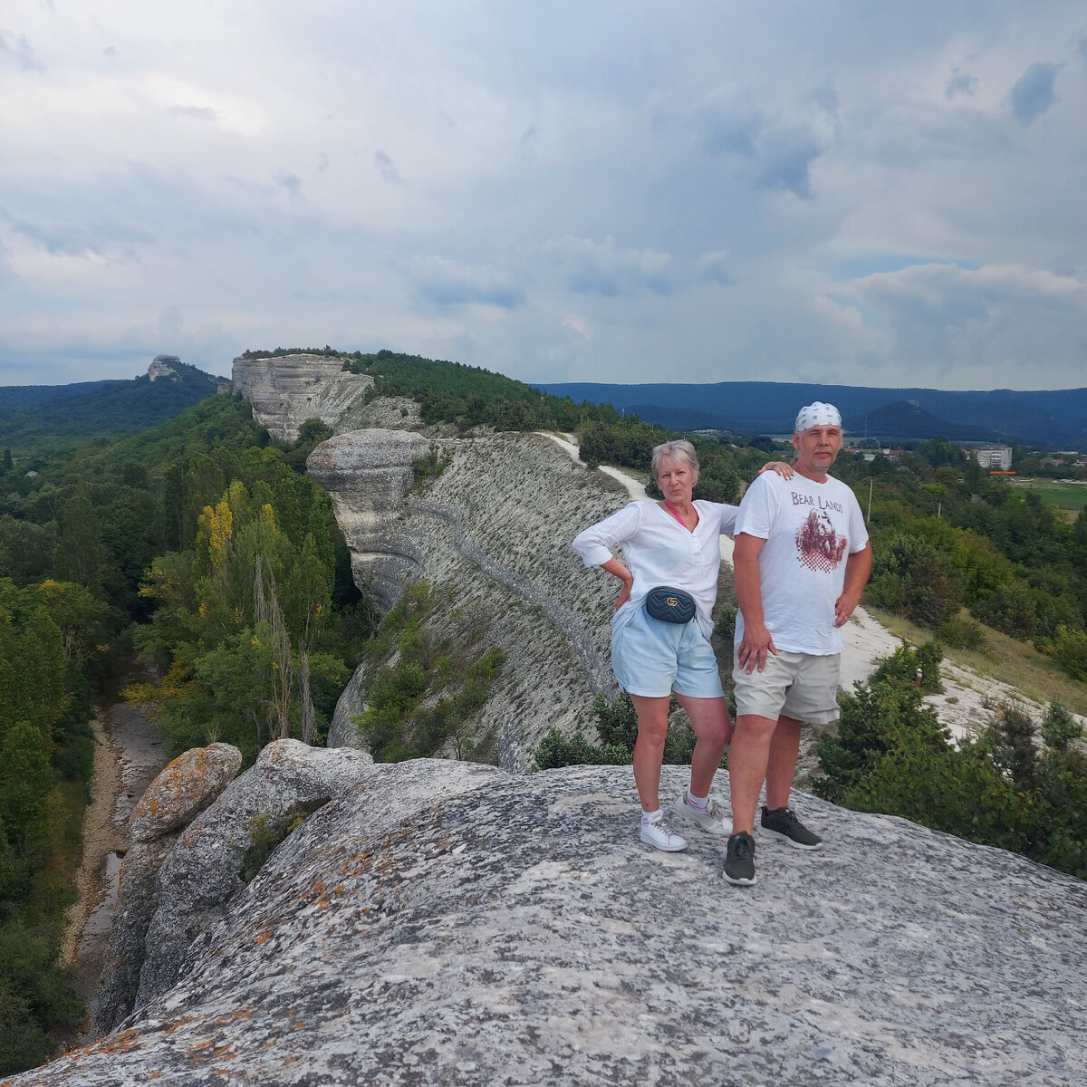 То горы, то моря, то зоопарки)