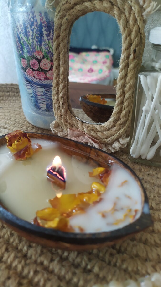 Кокосовый воск любит прохладу. В летний зной он может легко расплавиться при t° выше 35 °С.