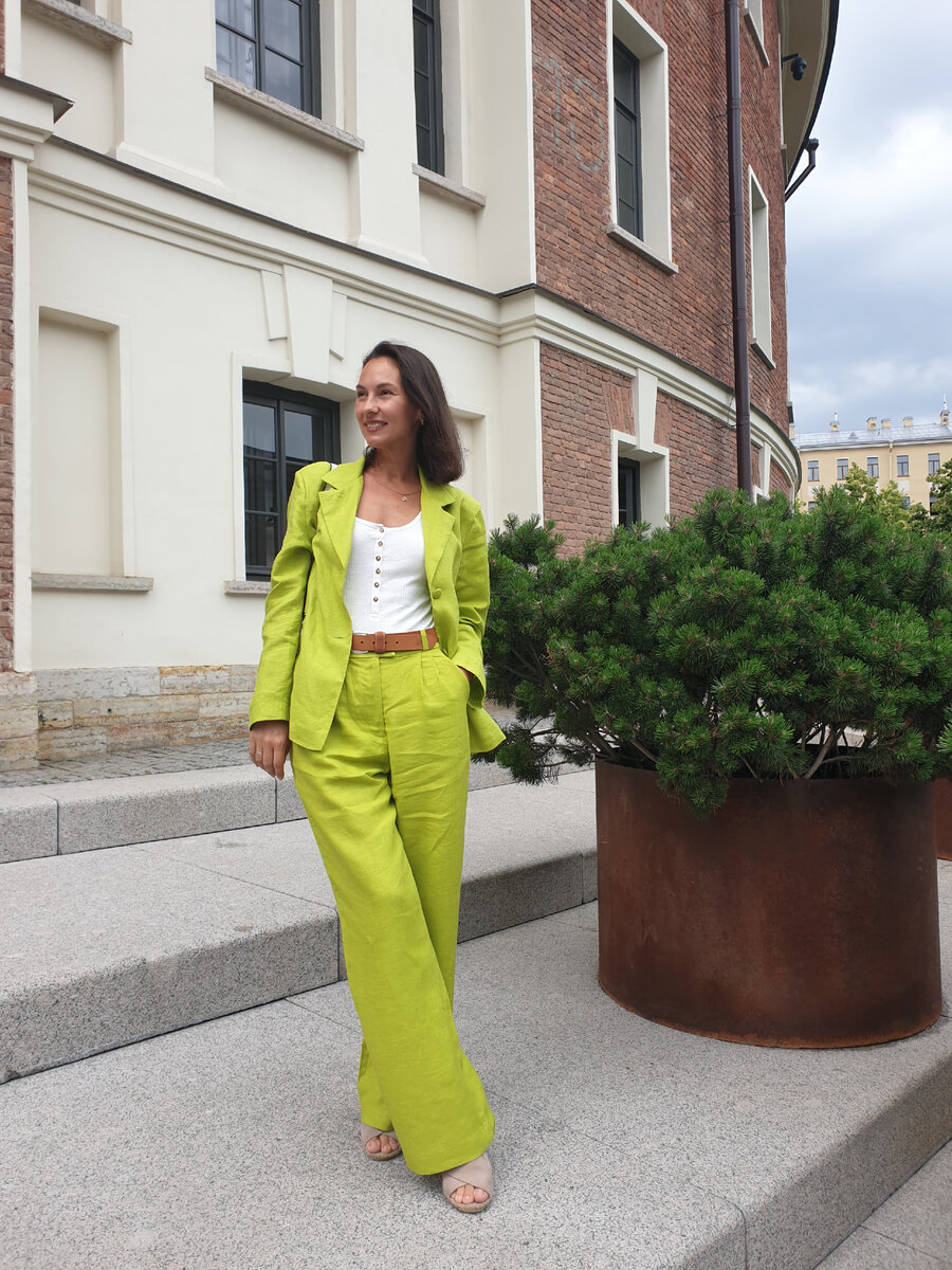 Привет! Меня зовут Екатерина, добро пожаловать на мой канал. Здесь вы найдете интересные статьи на тему моды, стиля и трендов, которые можно носить в обычной жизни. Обязательно подписывайтесь, вам точно понравится:).