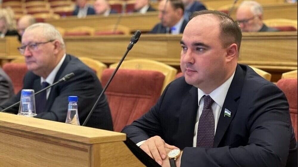 Депутаты рб. Депутаты беларуси женщины. Депутат палаты беларусь. Парламент беларуси зал заседаний палаты представителей. Депутаты рб.