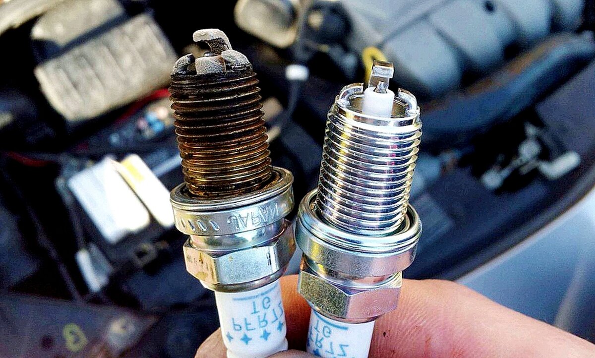 Свечи зажигания Spark. Свечи Spark Plug. Свеча зажигания pk22pr8. Белый нагар на свечах зажигания.